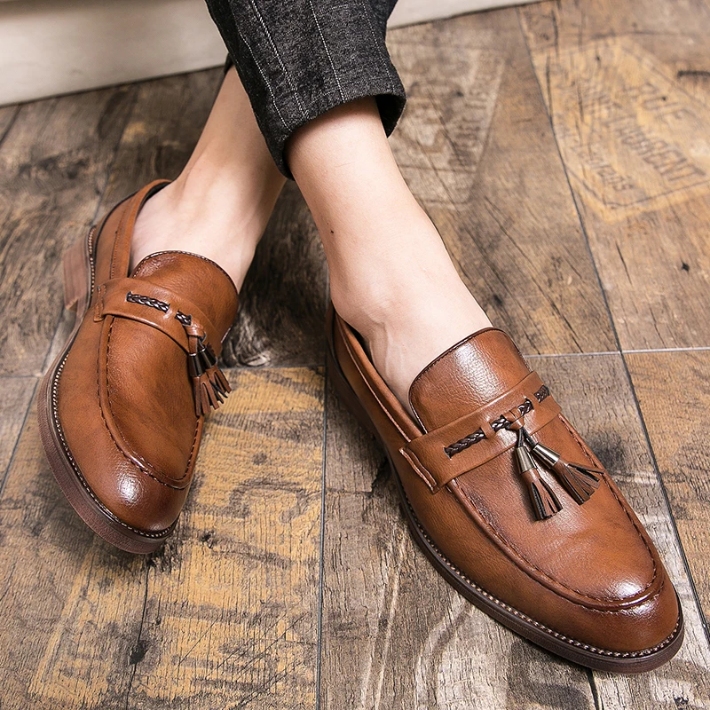 MOCASÍN CLÁSICO CON BORLA