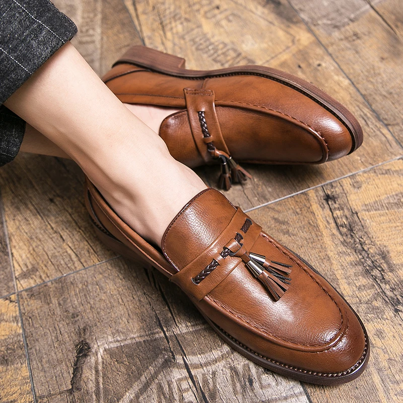 MOCASÍN CLÁSICO CON BORLA