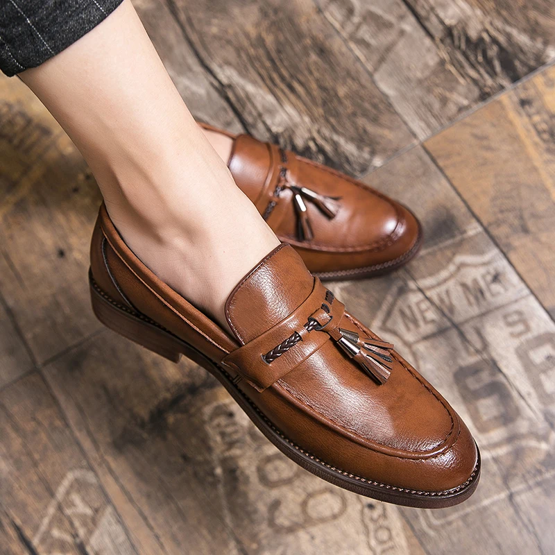 MOCASÍN CLÁSICO CON BORLA