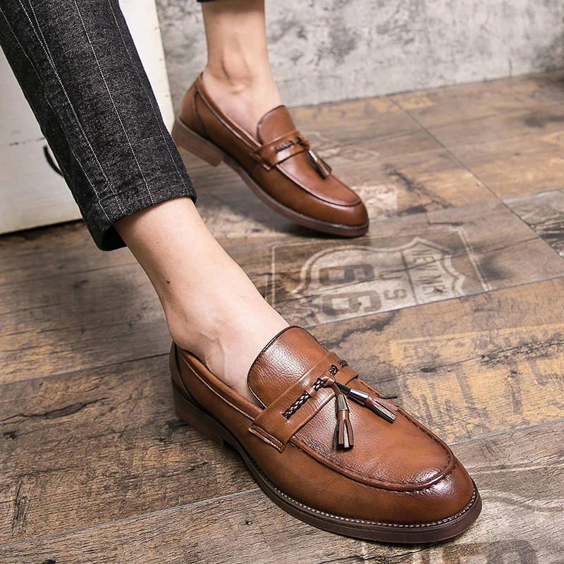 MOCASÍN CLÁSICO CON BORLA