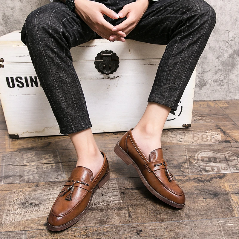 MOCASÍN CLÁSICO CON BORLA