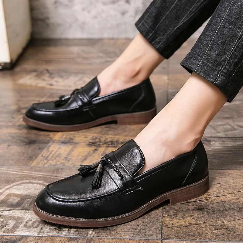 MOCASÍN CLÁSICO CON BORLA