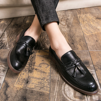 MOCASÍN CLÁSICO CON BORLA