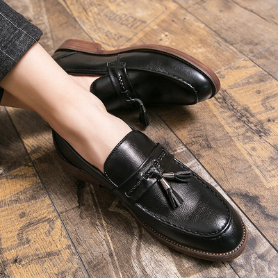 MOCASÍN CLÁSICO CON BORLA