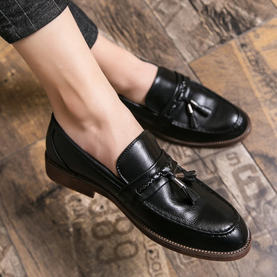 MOCASÍN CLÁSICO CON BORLA