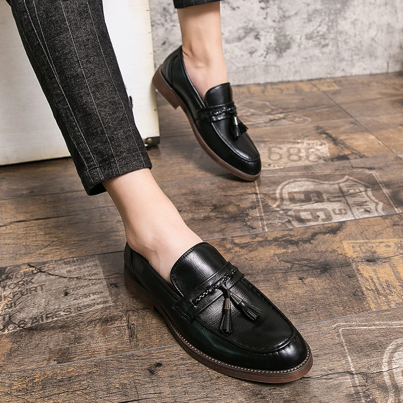 MOCASÍN CLÁSICO CON BORLA
