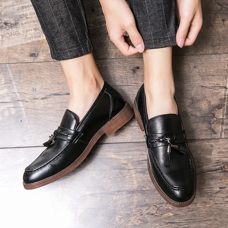 MOCASÍN CLÁSICO CON BORLA