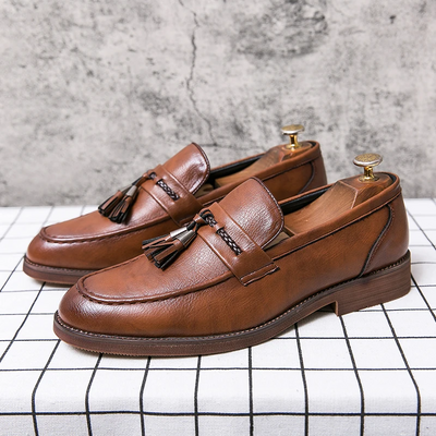 MOCASÍN CLÁSICO CON BORLA