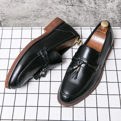 MOCASÍN CLÁSICO CON BORLA