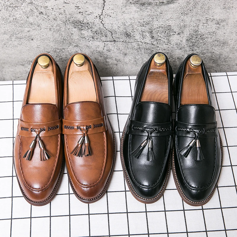 MOCASÍN CLÁSICO CON BORLA