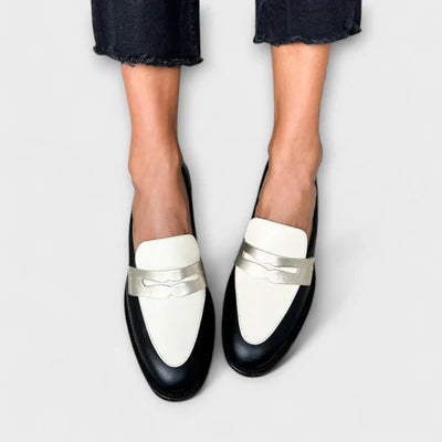 Xara – Mocasines Negros con Brillo Metálico